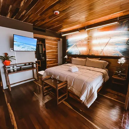 Nautical Design Apartment Near Beach
